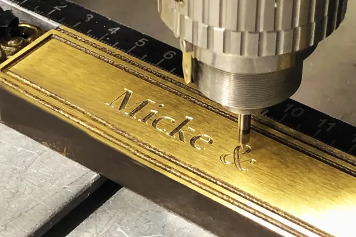 Gravierte Metallschilder mit Ihrem eigenen Design