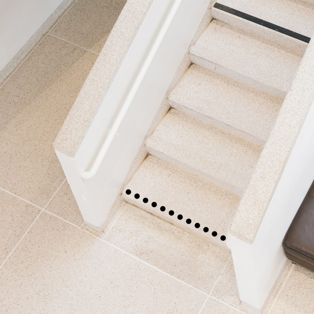 Treppenmarkierungen für Barrierefreiheit – schwarz Innentreppe -jcde5300